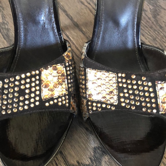 Gold/black sandals - Picture 5 of 5